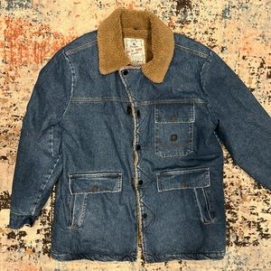 Wrangler X Roark Out Of Range Men's XL Chore jacket
NWT